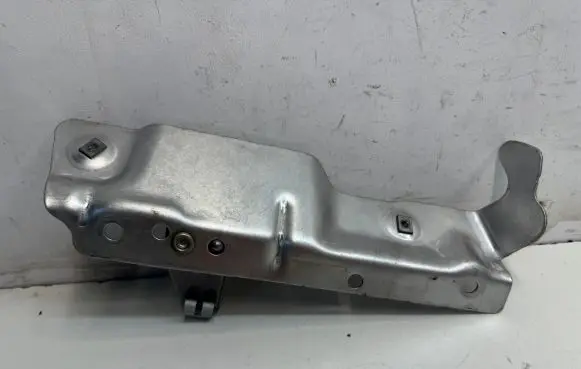 BMW 1 F40 Other engine bay part 8647243