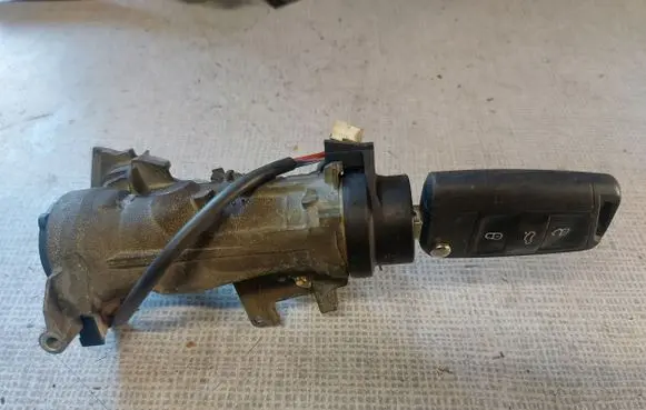 Volkswagen Golf VII Ignition lock 5Q0905865 1K0905851