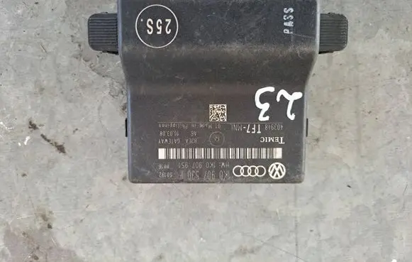 Volkswagen PASSAT B7 Gateway control module 1K0907530P 403948 1K0907951