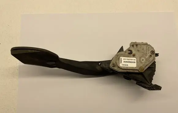 Volvo S80 Accelerator throttle pedal 6PV00853702 30636005