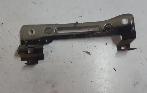 Audi Q7 4M Fender mounting bracket 4M0821432