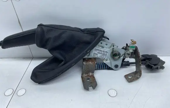 BMW 6 E63 E64 Handbrake/parking brake lever assembly 6775491