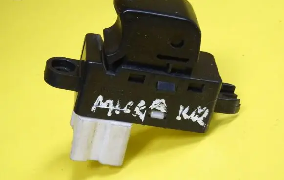 Nissan Micra Electric window control switch