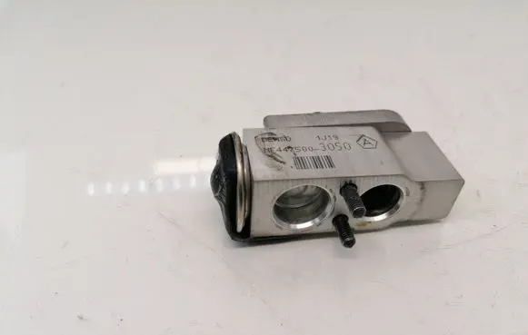 Air conditioning (A/C) expansion valve
