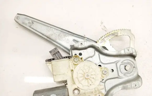 Toyota Avensis T250 Sliding door window regulator with motor