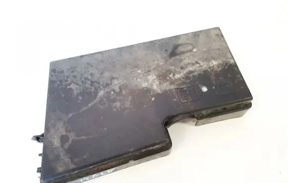 Volvo V50 Fuse box cover 30679510 318818044