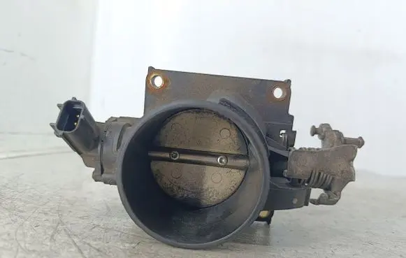 Ford Maverick Throttle body valve