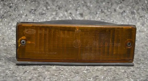 BMW 3 E30 Front indicator light 1377996