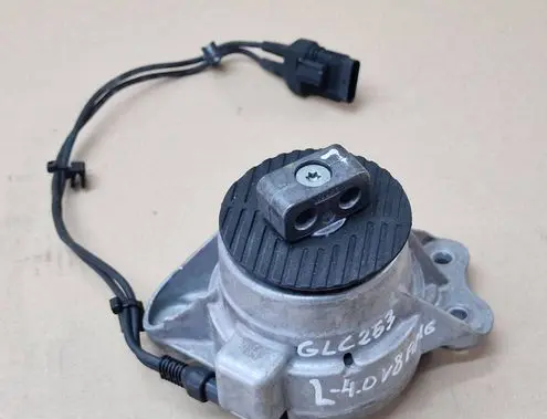 Mercedes-Benz GLC X253 C253 Engine mount bracket A2132404300