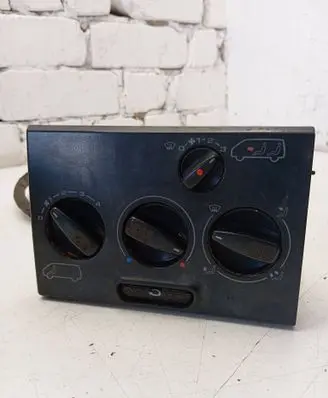 Volkswagen Transporter - Caravelle T4 Climate control unit 701819075B