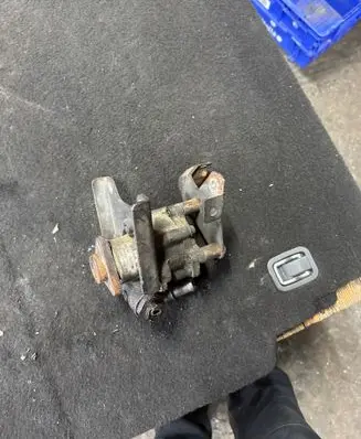 BMW 3 E46 Power steering pump 2107638