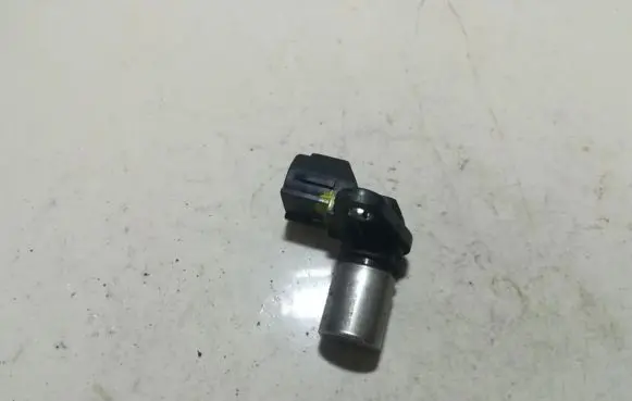 Volvo V70 Crankshaft position sensor 30713485 029600-1211