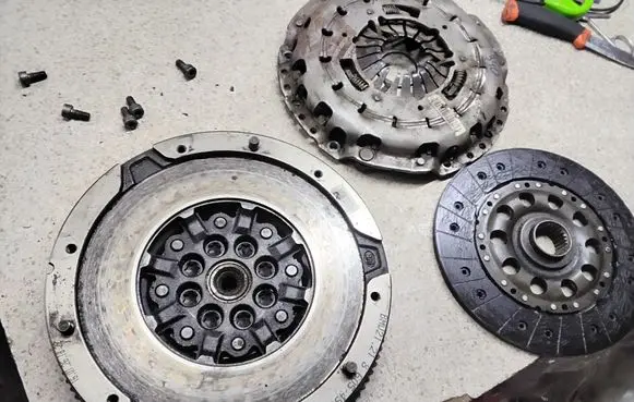 BMW 3 F30 F35 F31 Clutch set kit 8605490 21218605490 21208667195