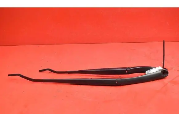 Hyundai Kona I Front wiper blade arm 
