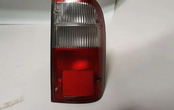 Toyota Hilux (N80, N90, N100, N110) Rear/tail lights