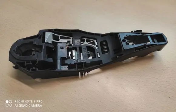 Rear door exterior handle/bracket