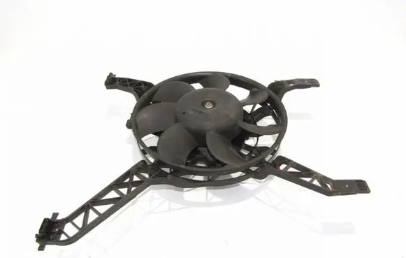 Ford Fiesta Radiator cooling fan shroud 8V518C607BE