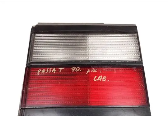 Volkswagen PASSAT B3 Tailgate rear/tail lights 333945108 333945107 333945111
