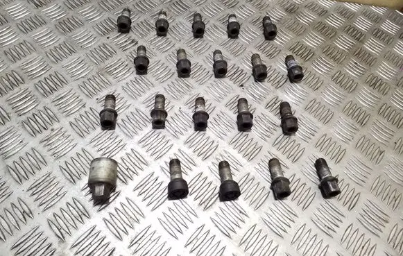 Nuts/bolts