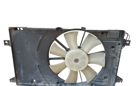 Radiator cooling fan shroud
