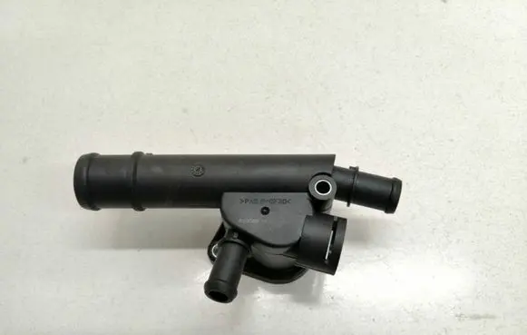 Engine coolant pipe/hose
