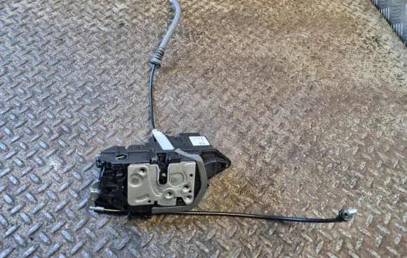 Volvo XC60 Front door lock 31440998