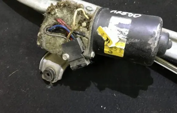 Volkswagen Jetta II Wiper motor
