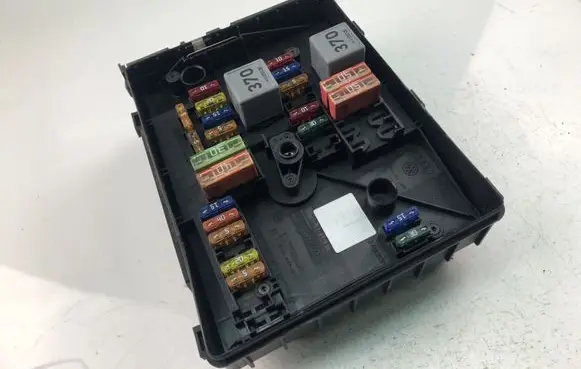 Skoda Superb B6 (3T) Fuse box set 1K0937125A