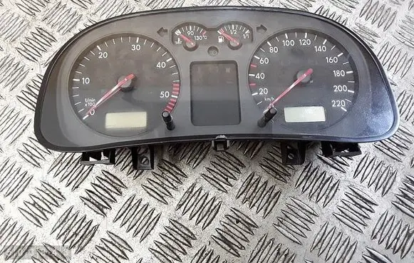Speedometer (instrument cluster)