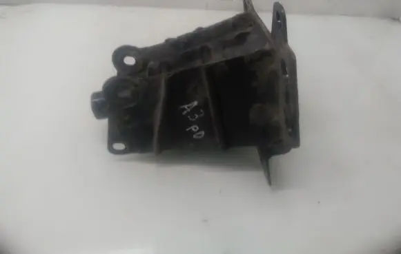 Audi A3 S3 8P Front bumper mounting bracket 8P0807134
