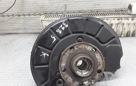 Volkswagen Tiguan Front wheel hub spindle knuckle