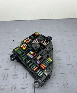 BMW 5 F10 F11 Fuse module 117033452 9210857