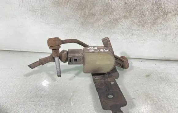 Headlight/headlamp level sensor