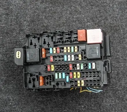 Renault Laguna III Fuse box set 8200758803