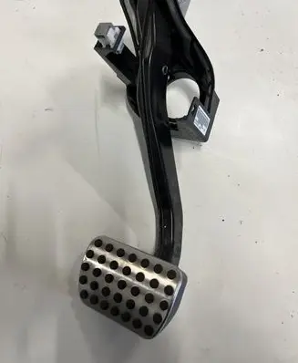 Mercedes-Benz E C207 W207 Brake pedal A2042902101 A204292023 A204292022