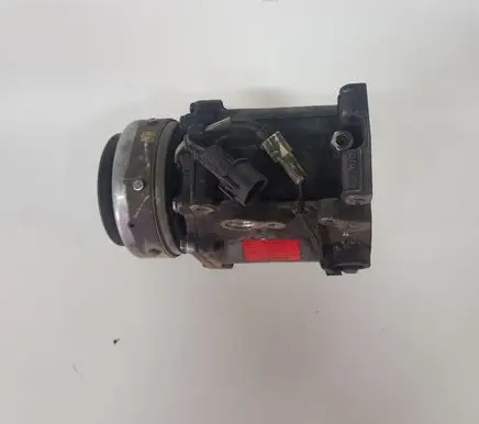 Mitsubishi Pajero Sport I Air conditioning (A/C) compressor (pump) MR360532