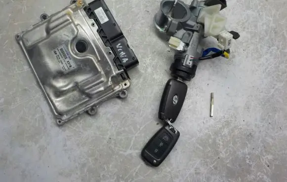 Hyundai Kona I Engine ECU kit and lock set 3910804000