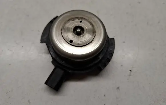 BMW 7 G11 G12 Camshaft vanos timing valve 7614288 11367614288