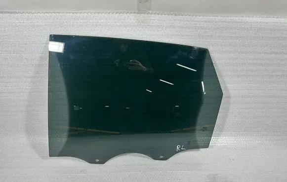 Rear door window glass