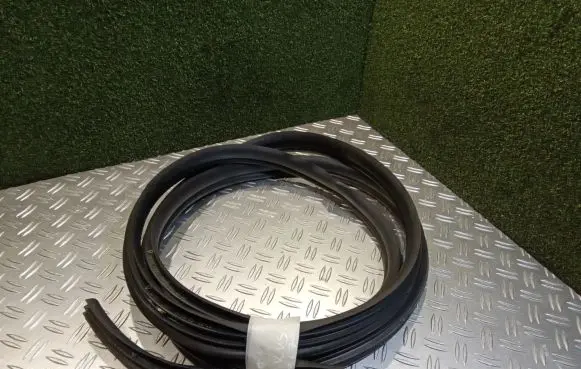 Mercedes-Benz Citan W415 Front door rubber seal