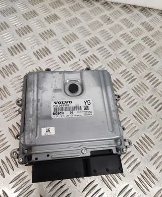 Volvo V70 Engine control unit/module 31303388