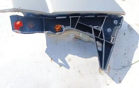 Opel Astra H Front bumper mounting bracket