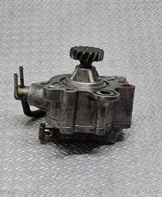 Mitsubishi Pajero Vacuum pump