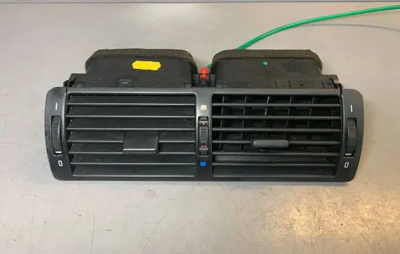 BMW 5 E39 Dash center air vent grill 8391179 8364007 8361895