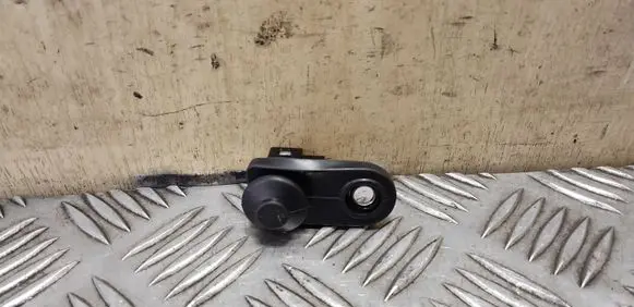 Hyundai ix35 Front door sensor 935601M500