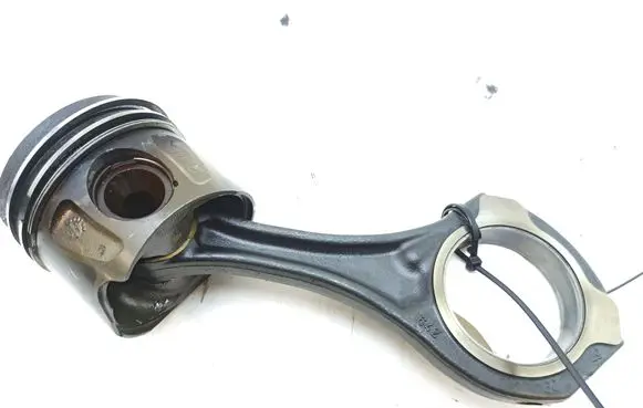 Piston with connecting rod