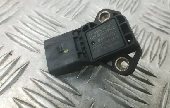 Volkswagen PASSAT B7 Air pressure sensor 03G906051E 0281002977