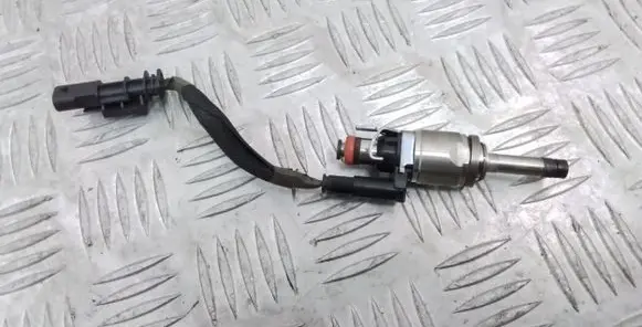 Volvo S90, V90 Fuel injector 31336653