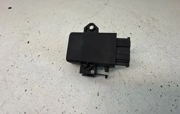 Volkswagen Multivan T5 Seat heating relay 1K0959772