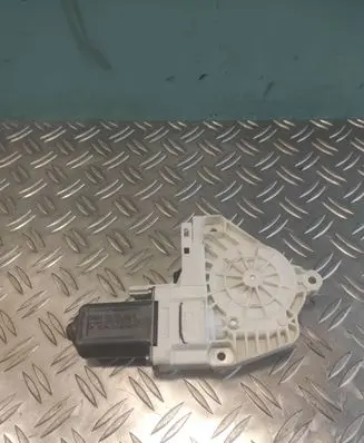 Audi A5 Sportback 8TA Front door window regulator motor 8T0959802B 12420240249